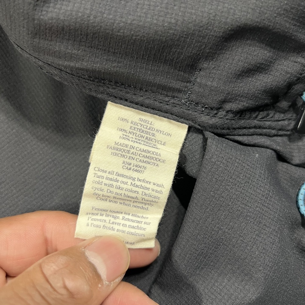 Faherty Men's Black Windbreaker with Light Blue Accents - Picture 9 of 13